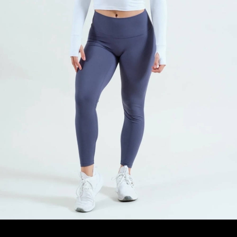 **SOLD SOLD***Paragon fit wear leggings